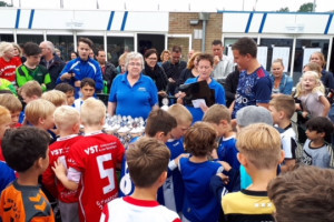 Liefde voor Veenendaal: Het rood-blauwe hart van Matthy Spies